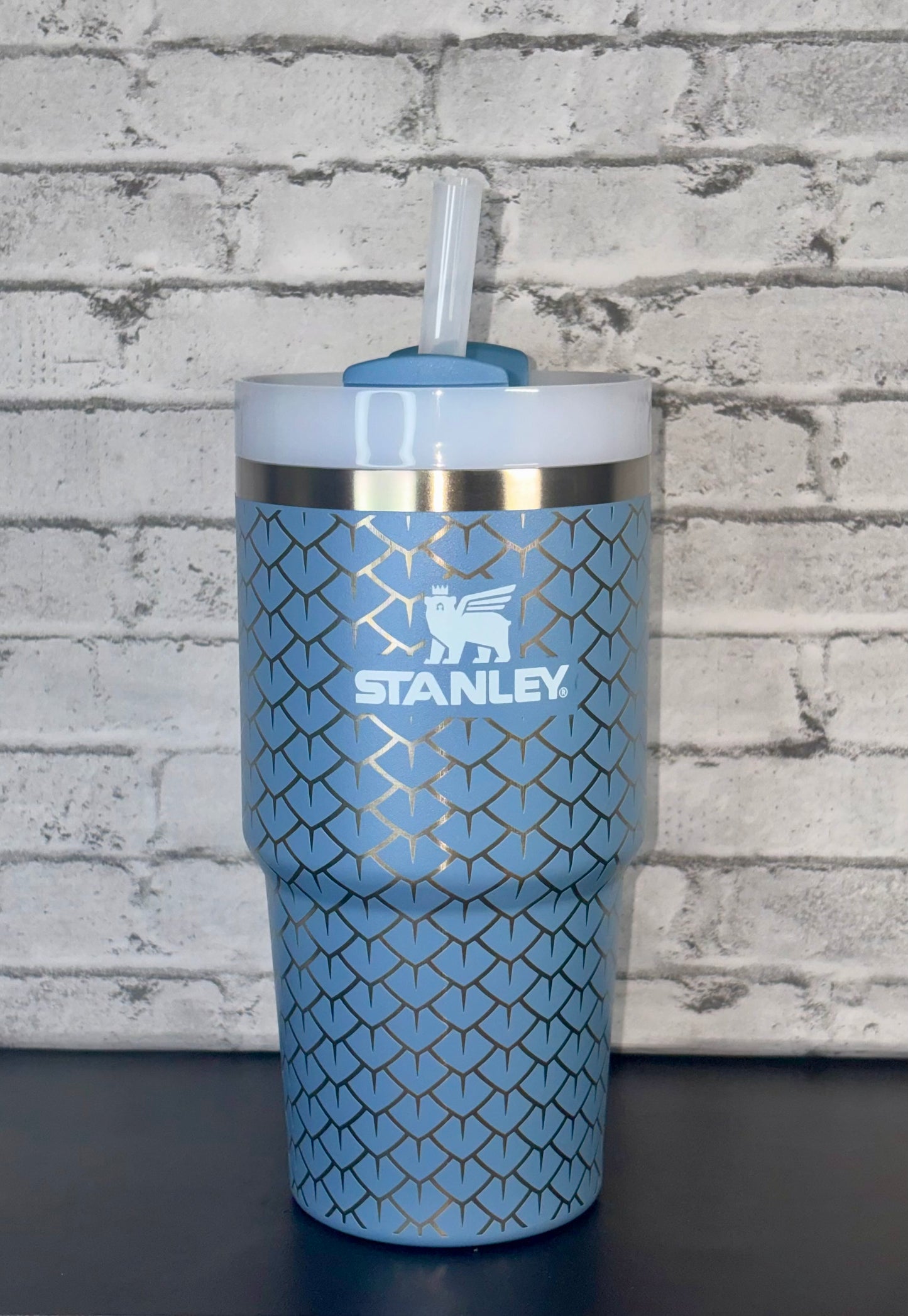 NEW Stanley 20 oz Stainless Steel H2.0 Flowstate Quencher Tumbler - Indigo