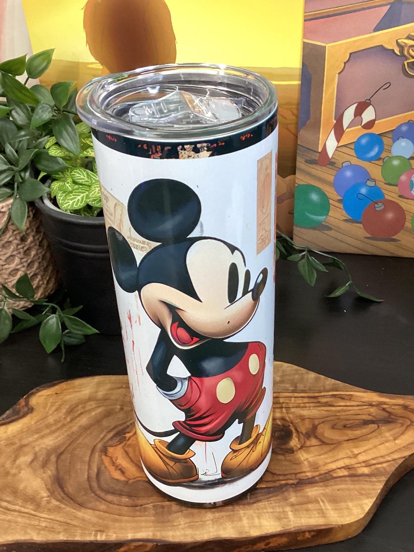 Retro Mickey Mouse Tumbler 20 oz: Classic Design